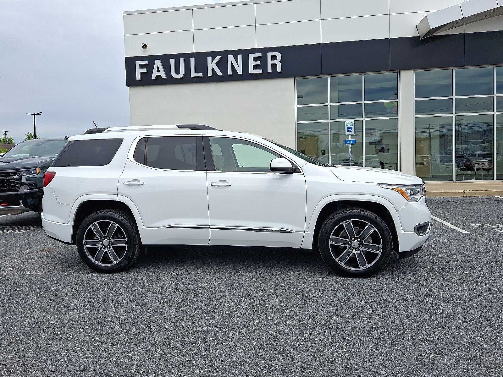 2019 GMC Acadia Denali