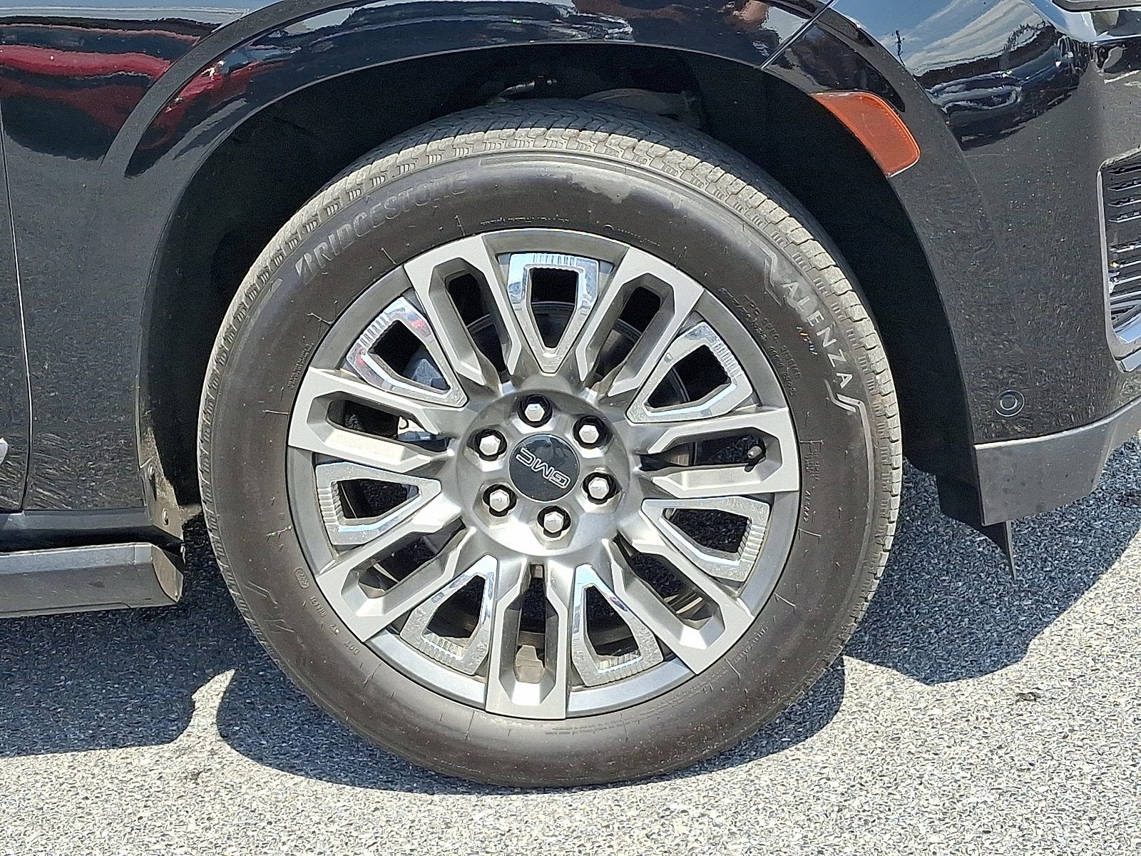 2023 GMC Yukon Denali Ultimate