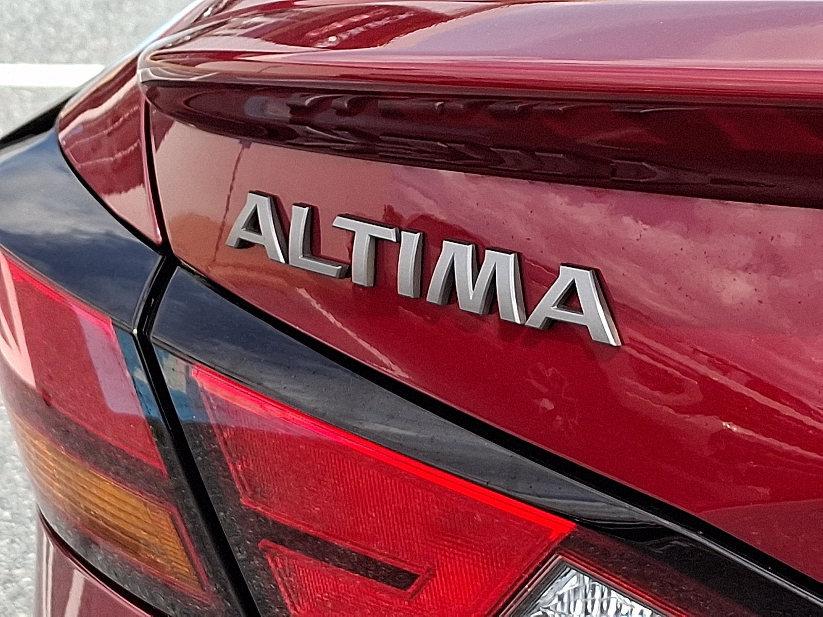 2023 Nissan Altima SR FWD