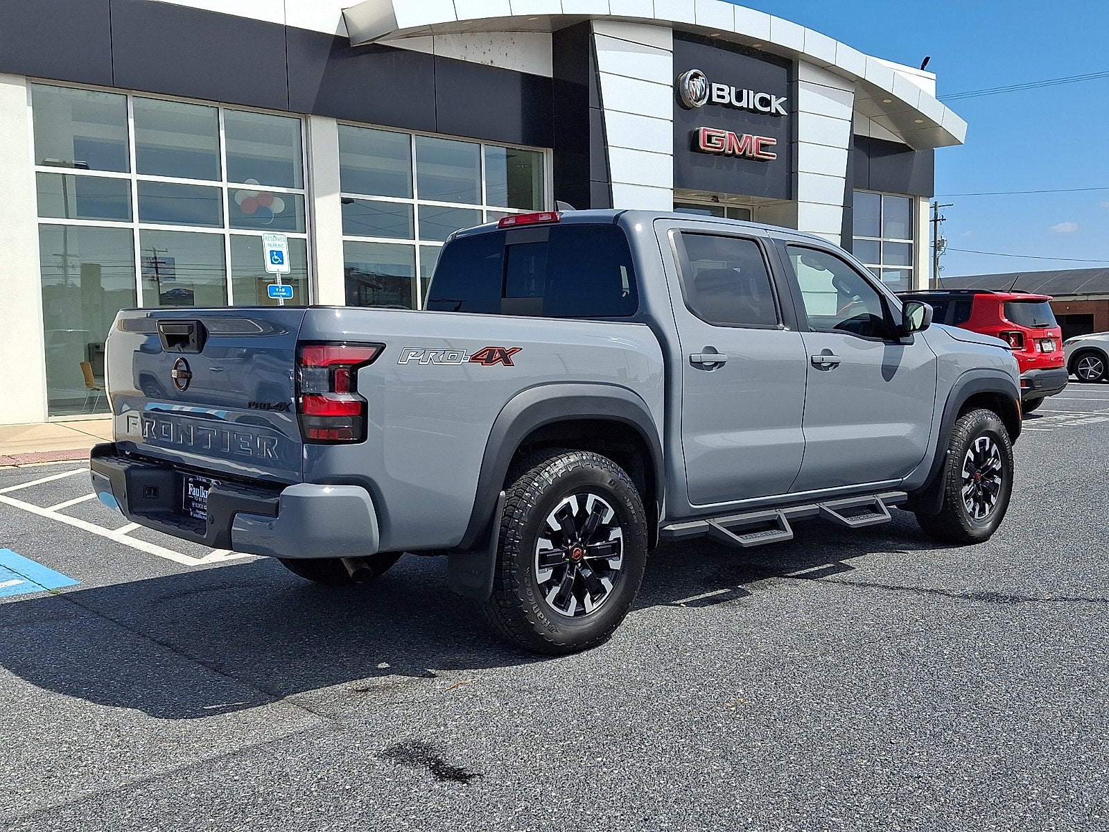 2024 Nissan Frontier Crew Cab PRO-4X 4x4