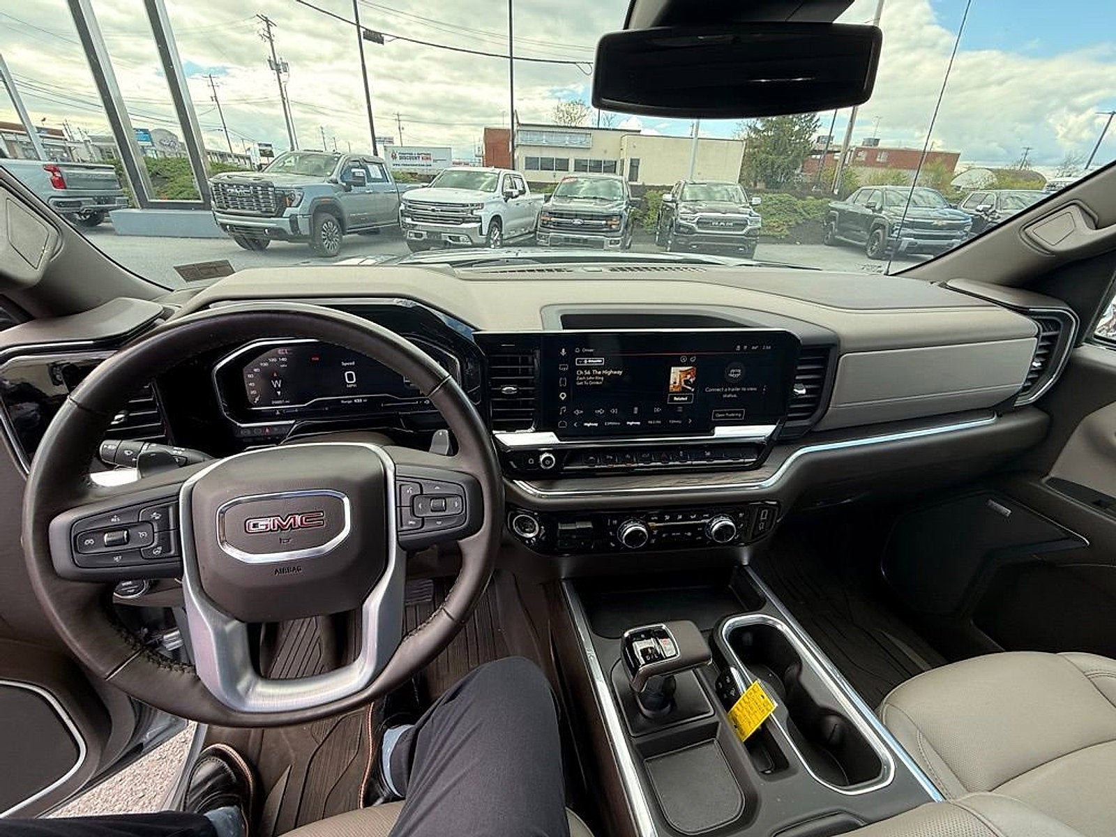 2024 GMC Sierra 1500 SLT