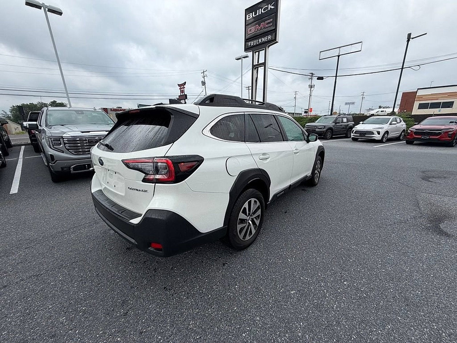 2025 Subaru Outback Premium