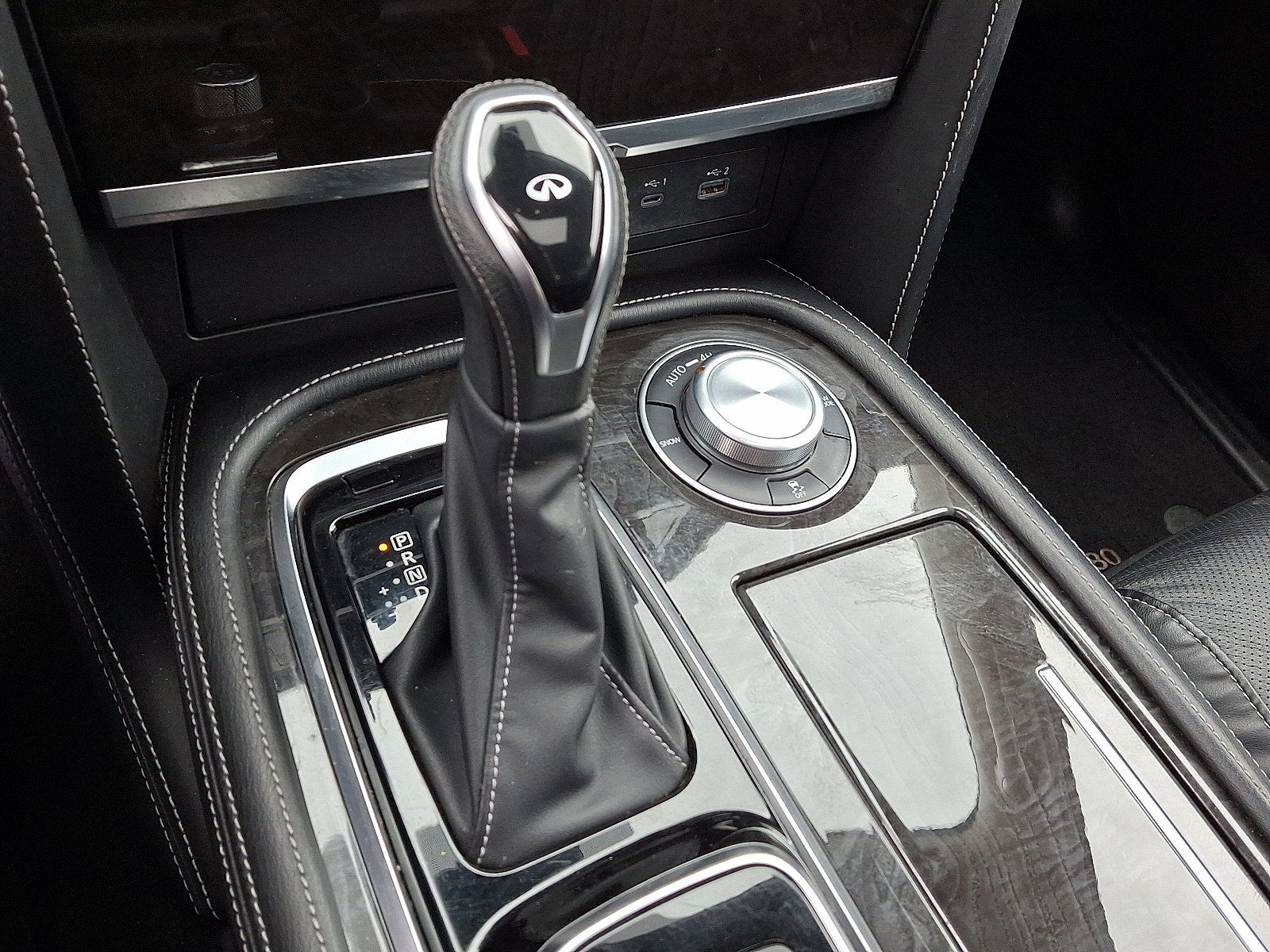 2024 INFINITI QX80 LUXE