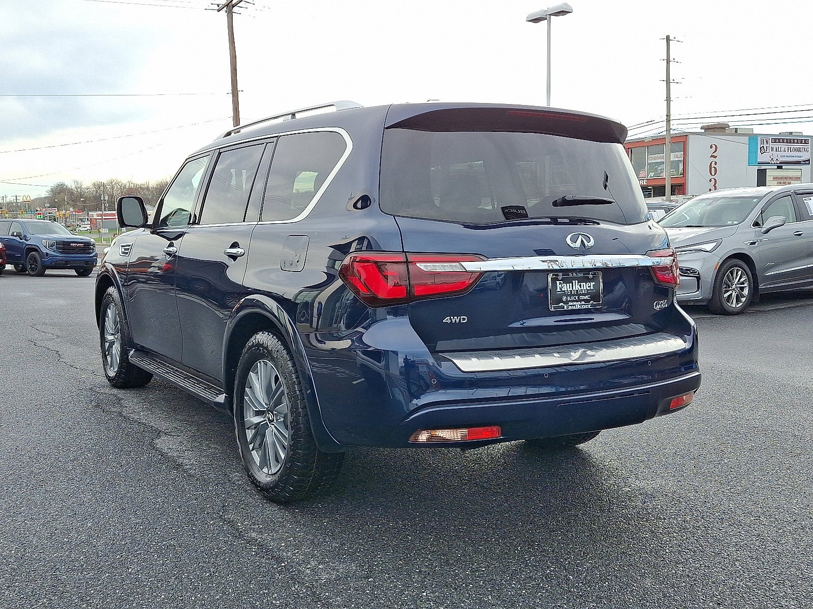 2024 INFINITI QX80 LUXE
