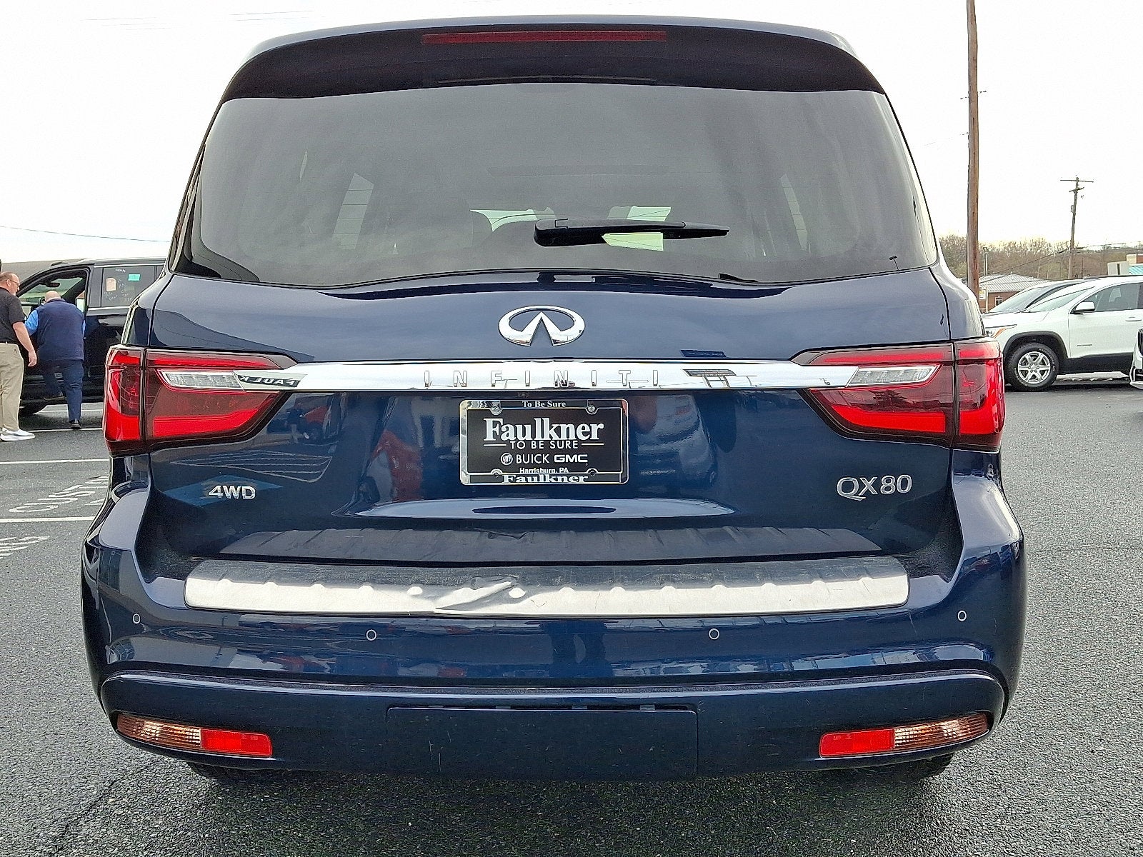 2024 INFINITI QX80 LUXE
