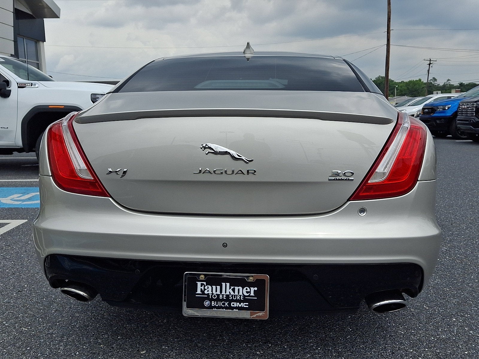 2016 Jaguar XJ R-Sport