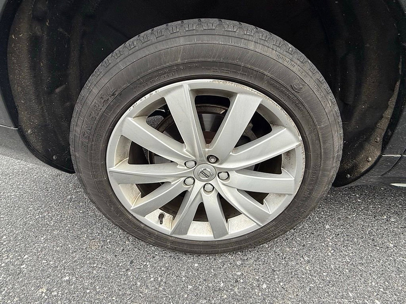 2017 Volvo XC90 Momentum