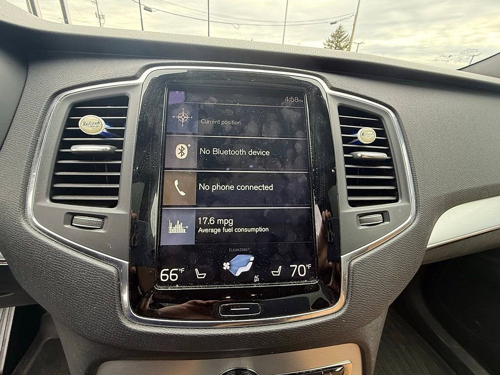 2017 Volvo XC90 Momentum