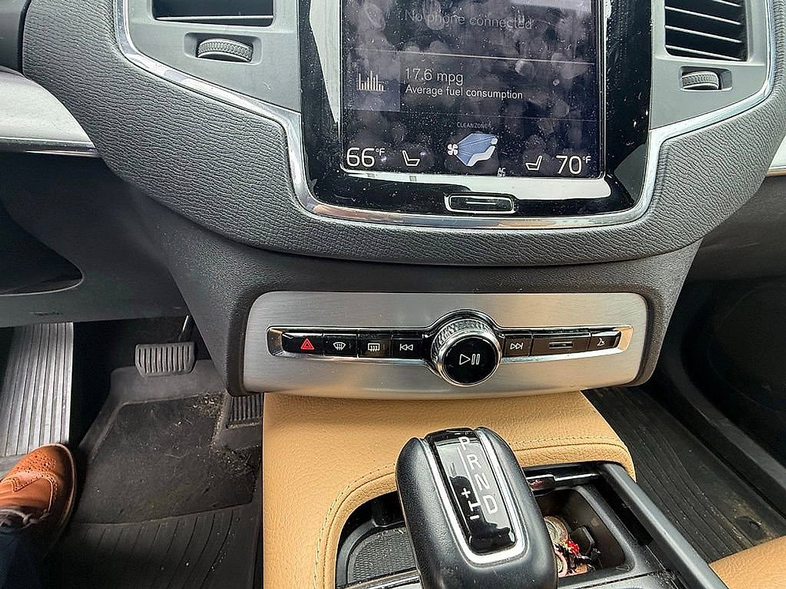 2017 Volvo XC90 Momentum