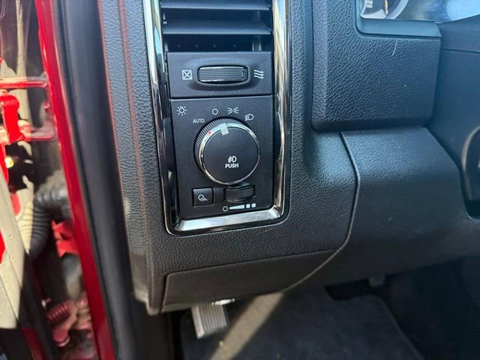 2014 RAM 1500 4WD Crew Cab 5.7 Ft Box Sport