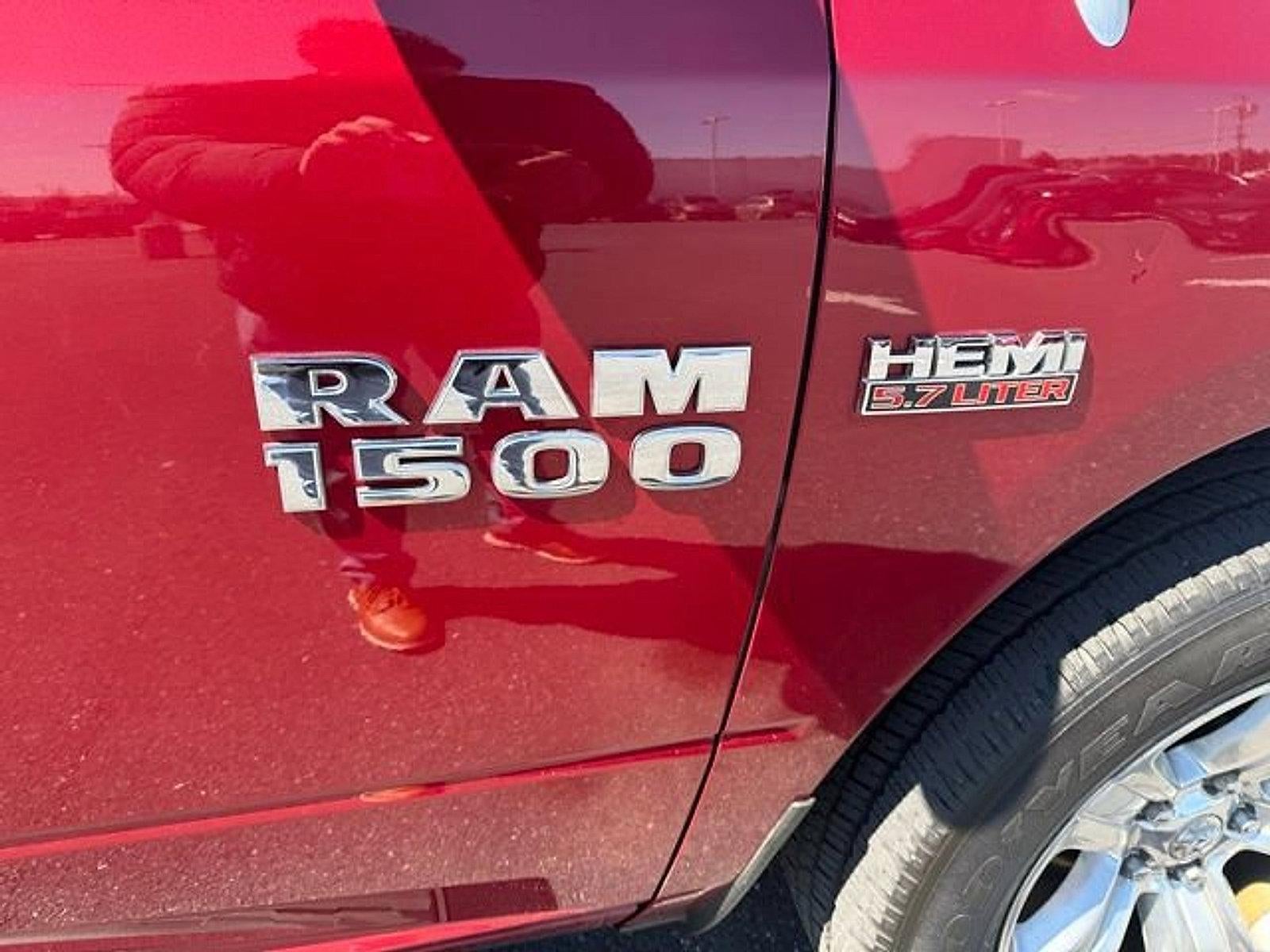 2014 RAM 1500 4WD Crew Cab 5.7 Ft Box Sport