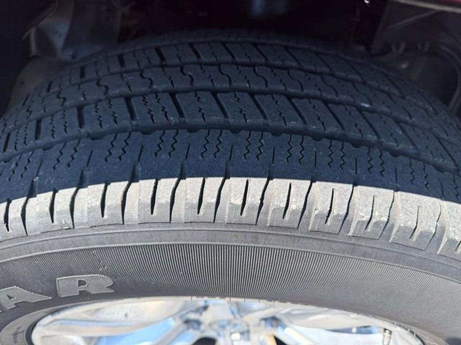 2014 RAM 1500 4WD Crew Cab 5.7 Ft Box Sport