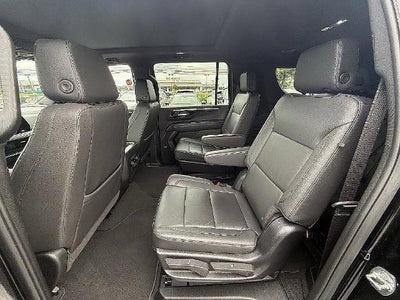 2025 Chevrolet Suburban 4WD LT