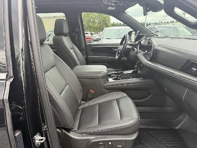 2025 Chevrolet Suburban 4WD LT