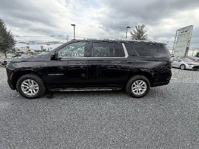 2025 Chevrolet Suburban 4WD LT
