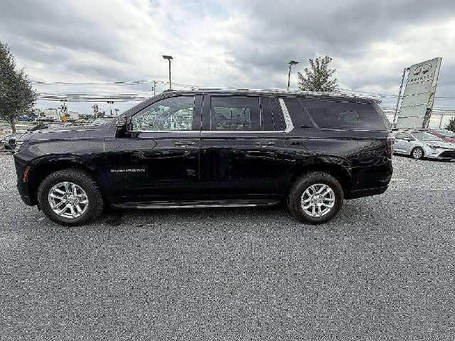 2025 Chevrolet Suburban 4WD LT