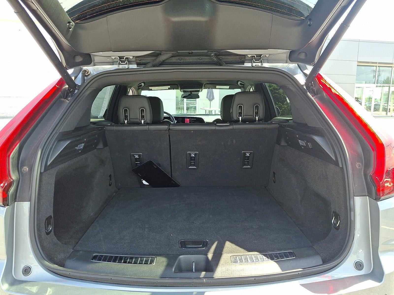 2025 Cadillac XT4 AWD 4dr Premium Luxury