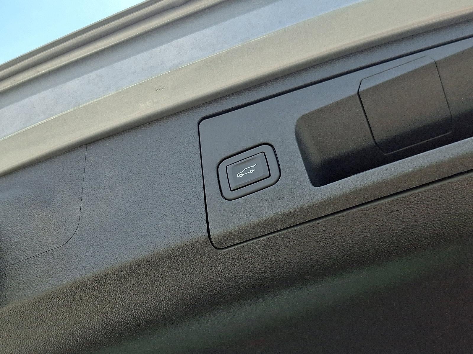 2025 Cadillac XT4 AWD 4dr Premium Luxury