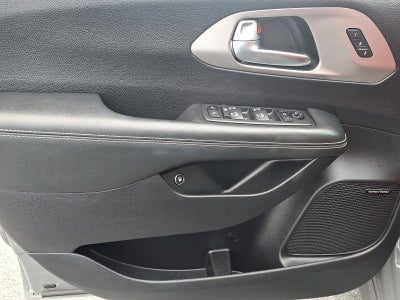 2020 Chrysler Pacifica Hybrid Red S FWD