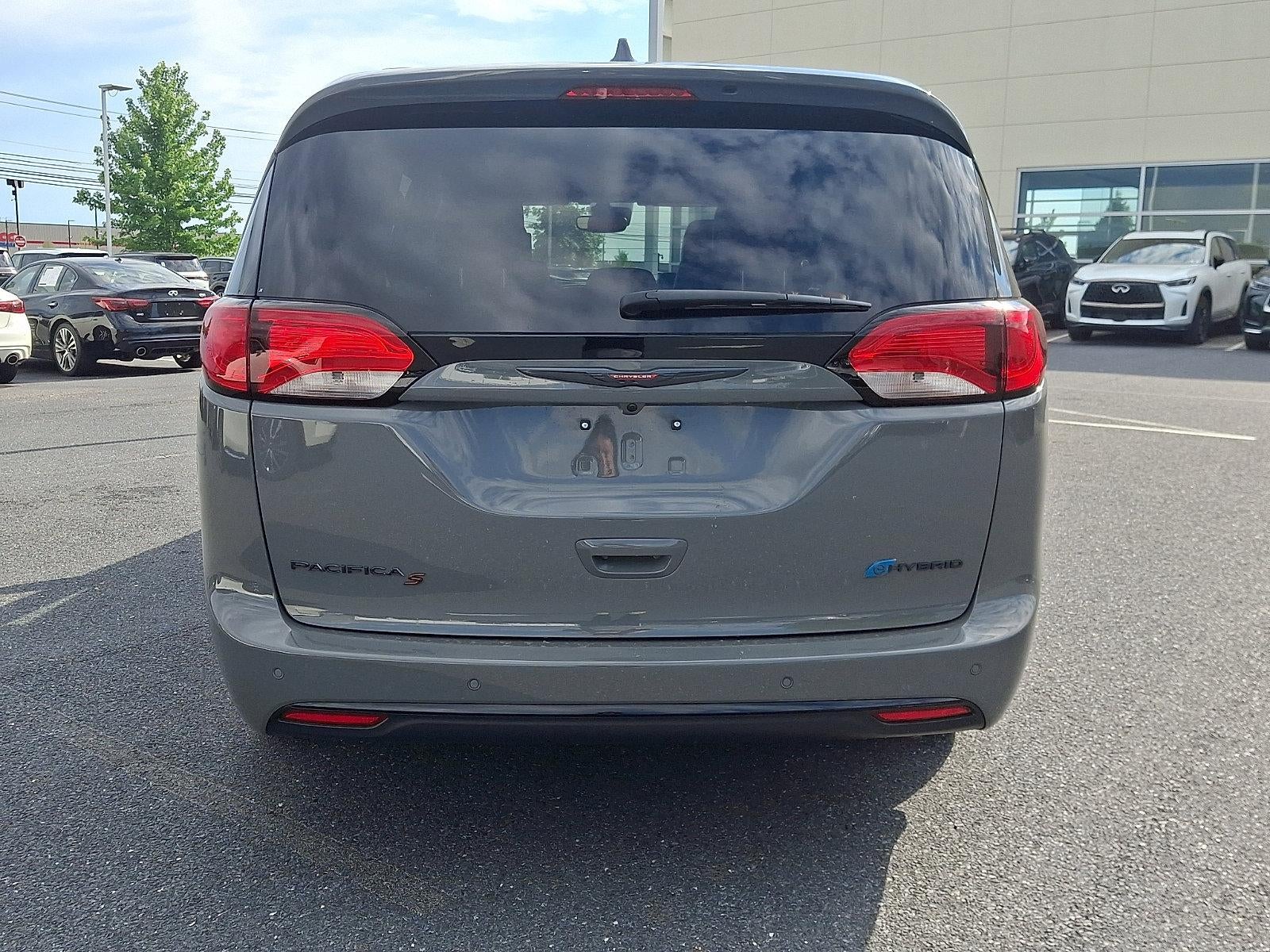 2020 Chrysler Pacifica Hybrid Red S FWD