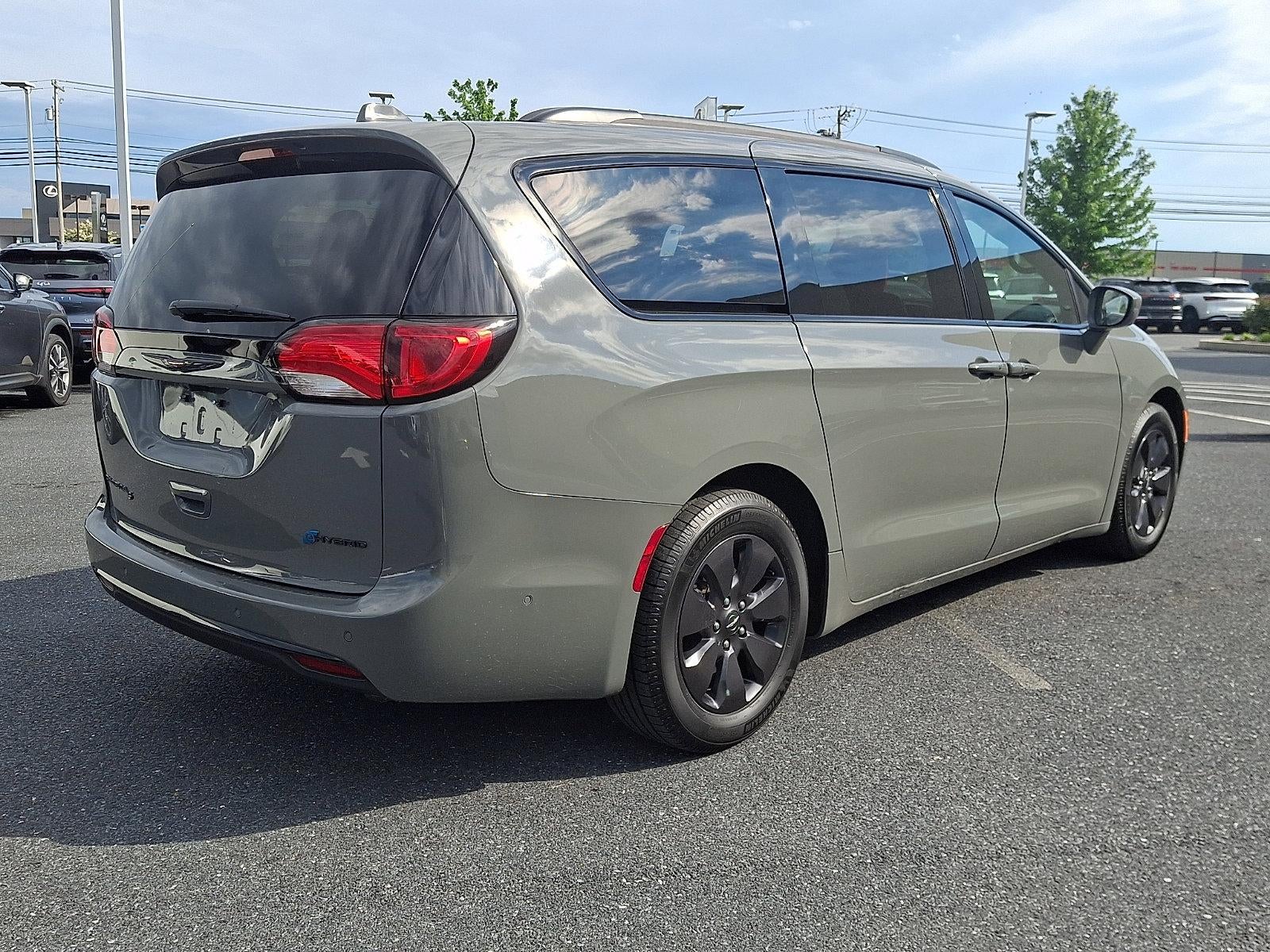 2020 Chrysler Pacifica Hybrid Red S FWD