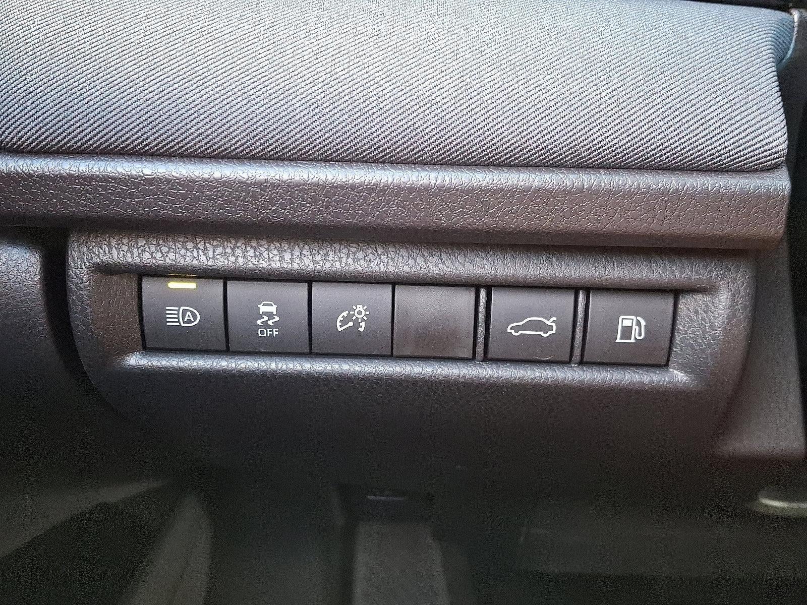 2025 Toyota Camry LE AWD (Natl)