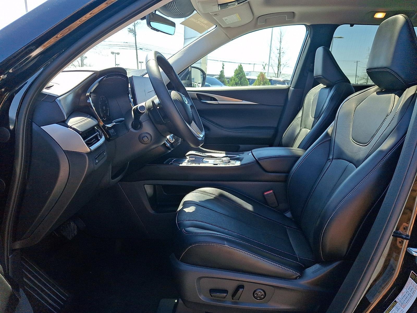 2023 INFINITI QX60 LUXE AWD