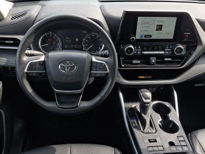 2025 Toyota Highlander XLE AWD (Natl)