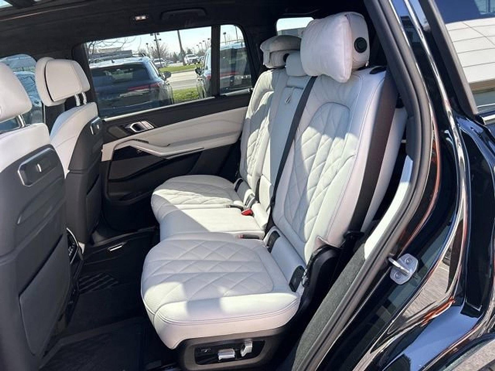 2026 BMW X7 xDrive40i Sports Activity Vehicle