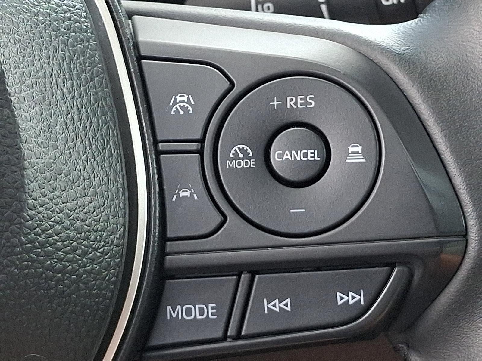 2025 Toyota Corolla Cross XLE 4WD (Natl)