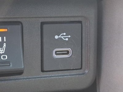 2025 Toyota Corolla Cross XLE 4WD (Natl)