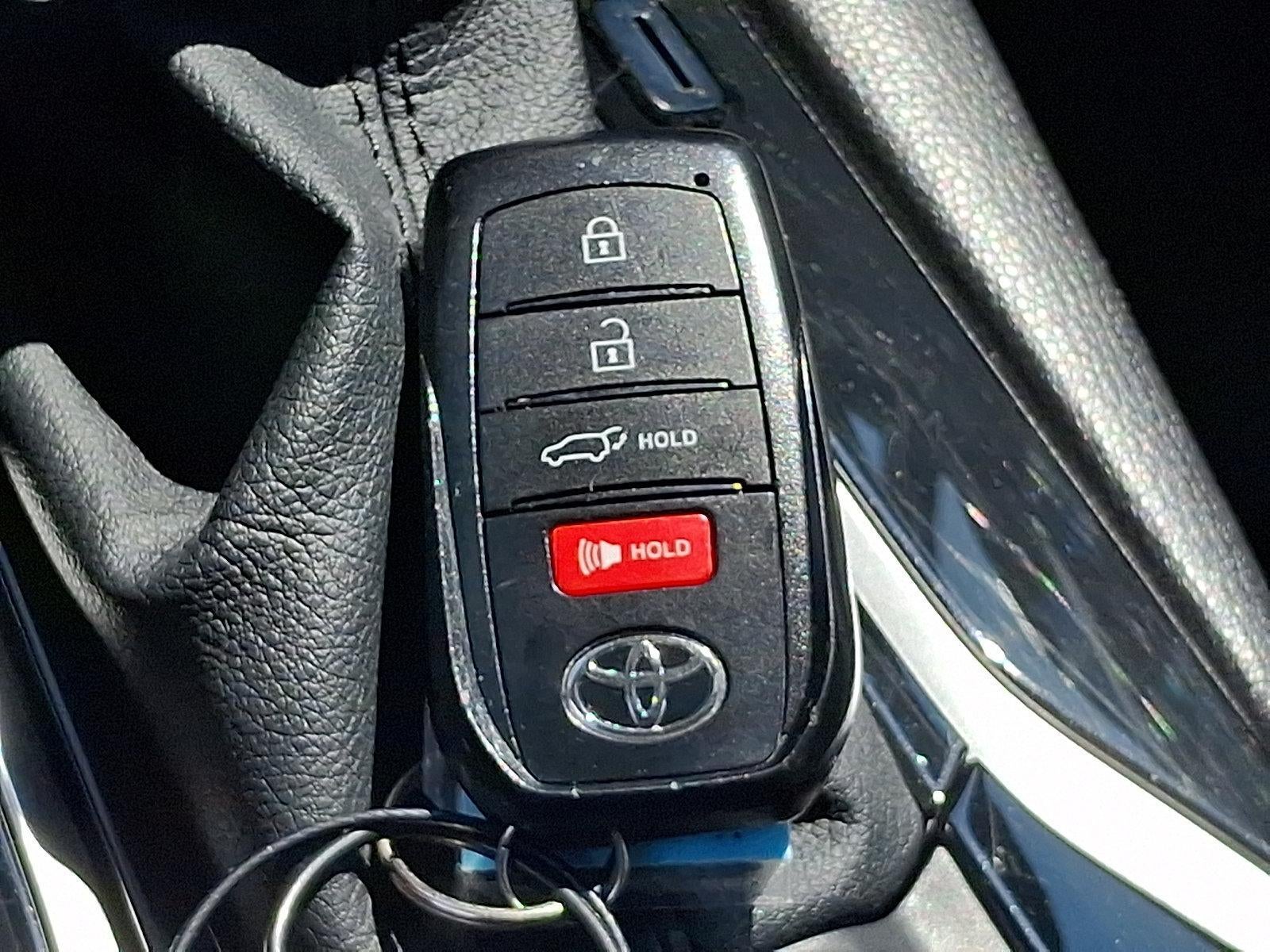2025 Toyota Corolla Cross XLE 4WD (Natl)