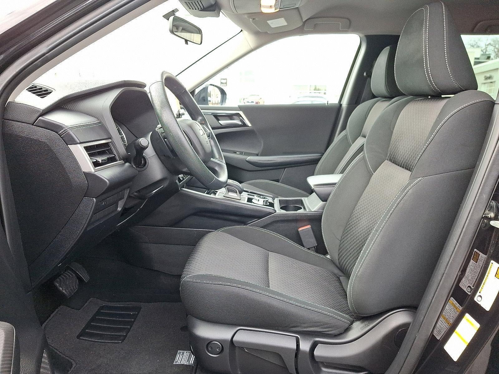 2023 Mitsubishi Outlander ES S-AWC