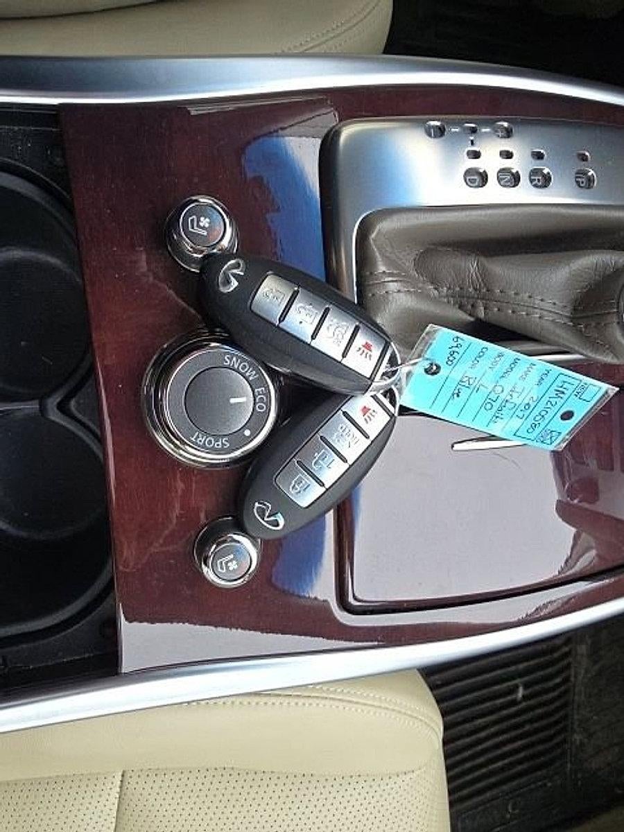 2017 INFINITI Q70L 3.7 AWD