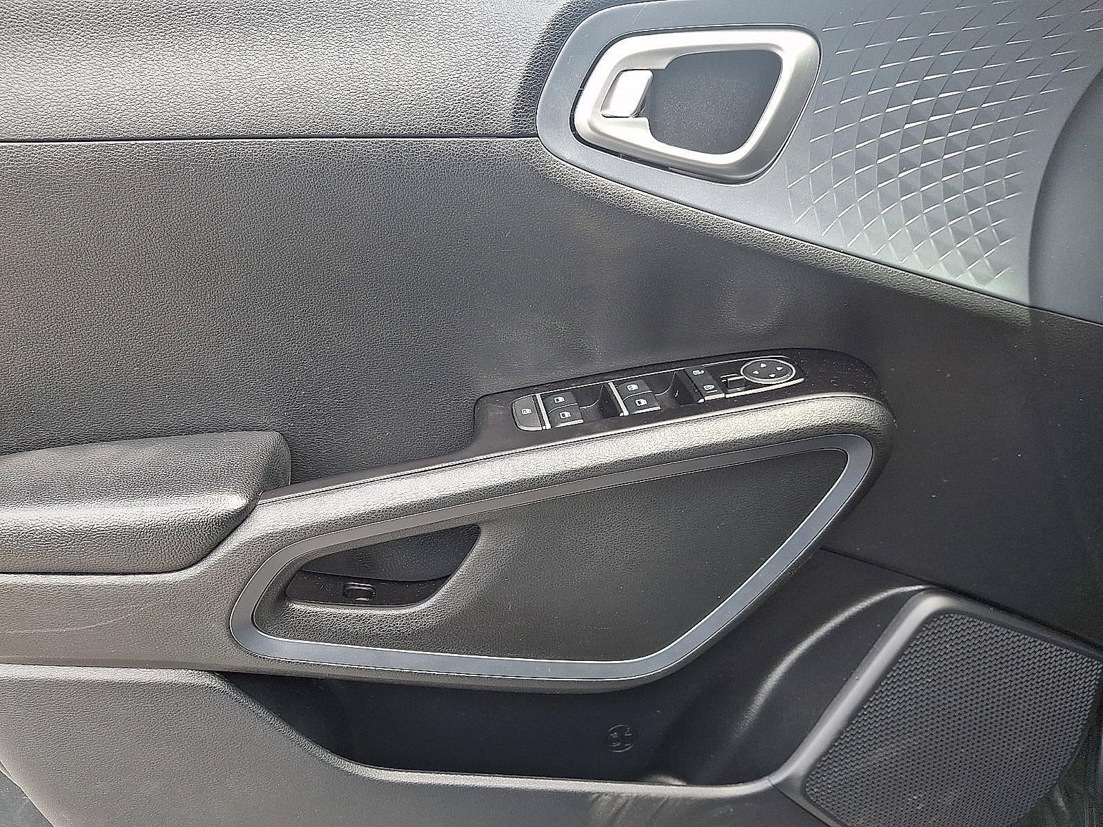 2023 Kia Soul EX - Photo 13