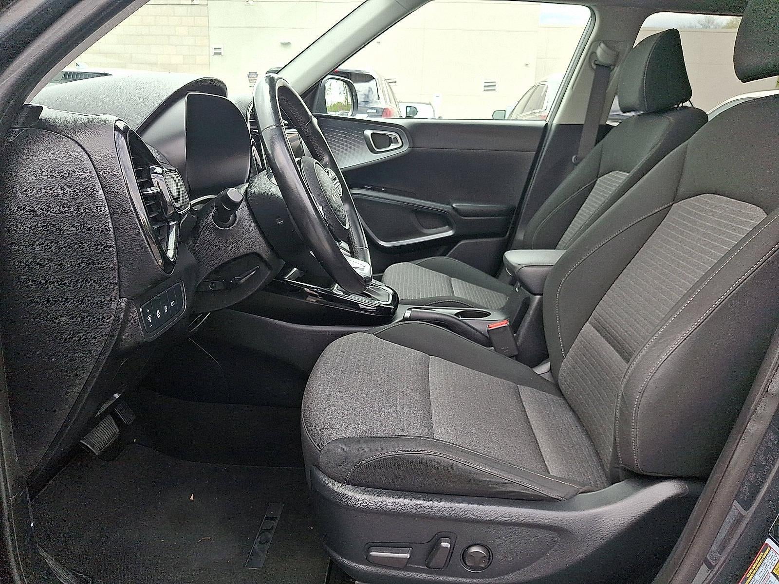 2023 Kia Soul EX - Photo 14