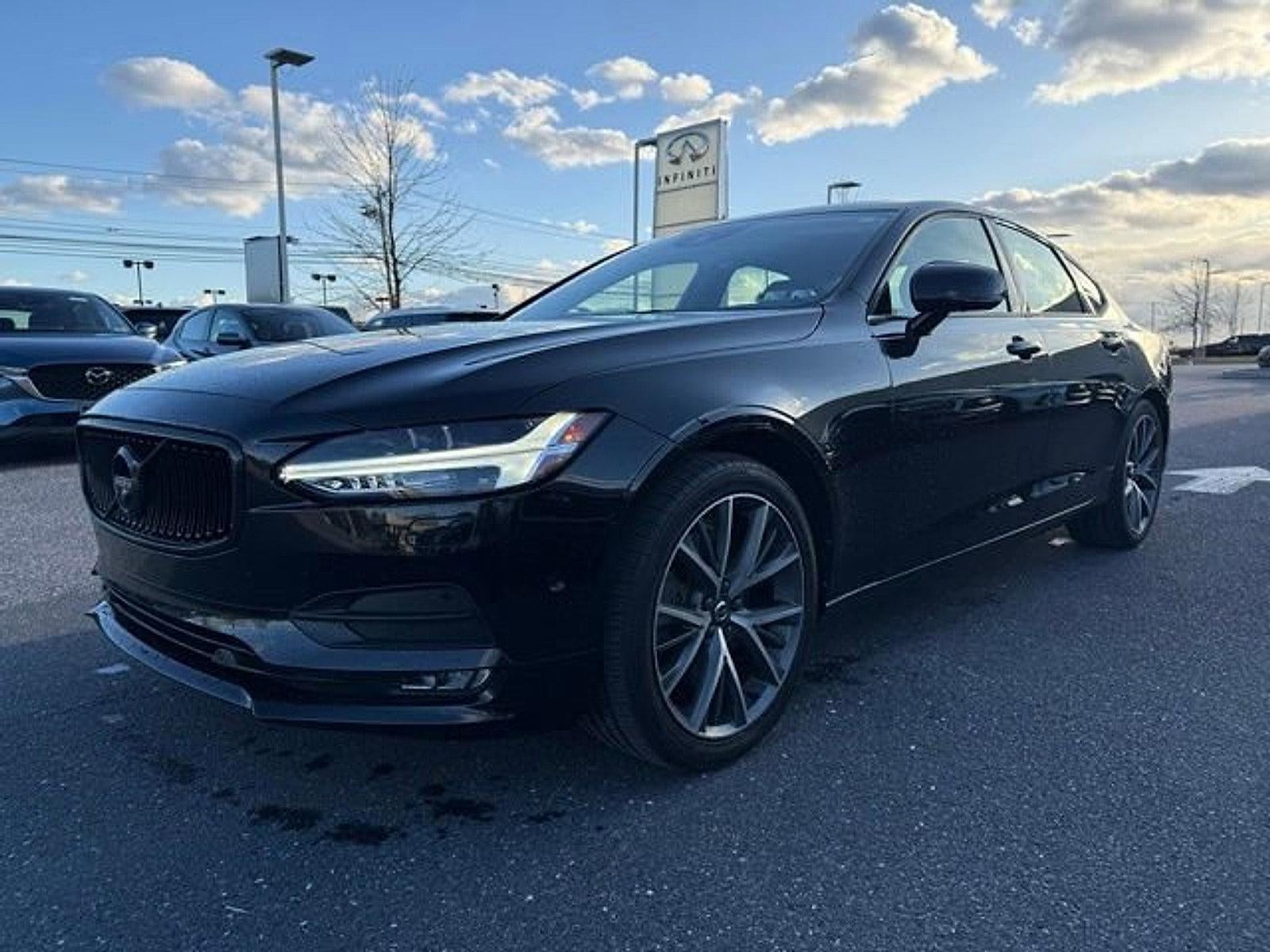 2017 Volvo S90 T6 AWD Momentum