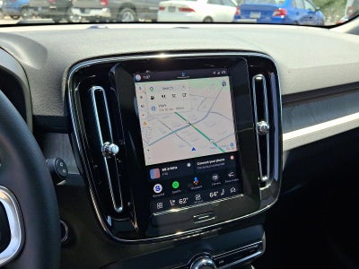 2023 Volvo XC40 B5 AWD Plus Dark Theme