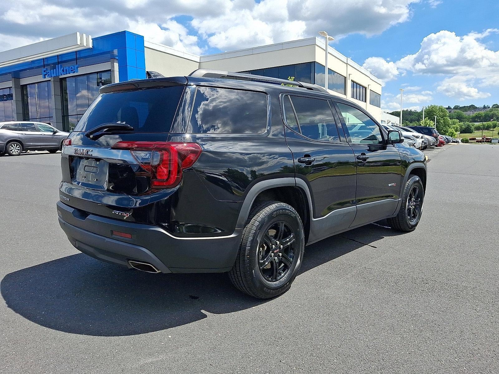 2022 GMC Acadia AWD AT4