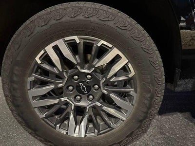 2025 Chevrolet Suburban 4WD Z71