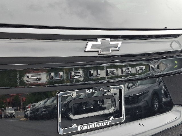 2025 Chevrolet Suburban Z71 **SUPER CLEAN**