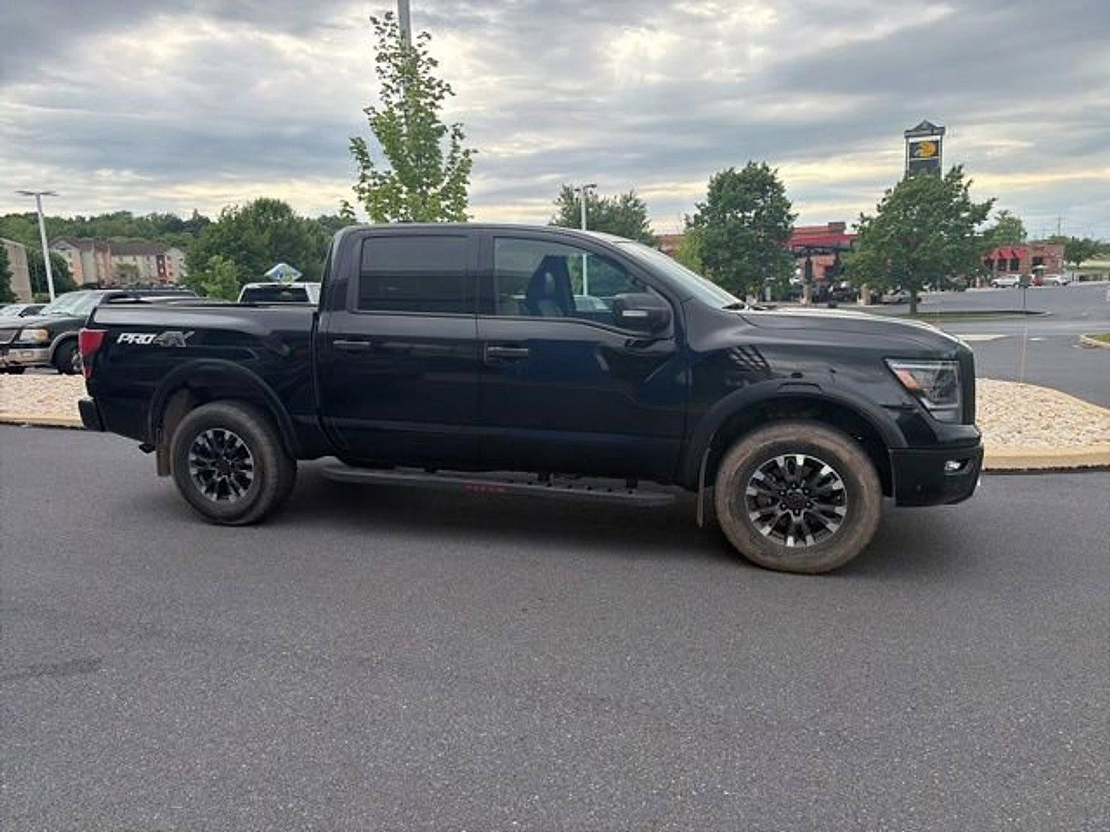 2024 Nissan Titan 4x4 Crew Cab PRO-4X