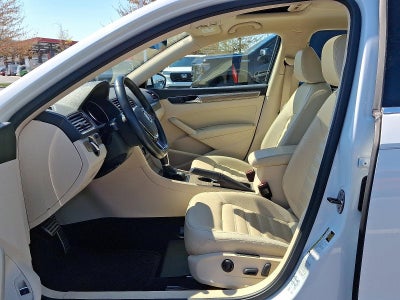 2017 Volkswagen Passat 1.8T SEL Premium Auto
