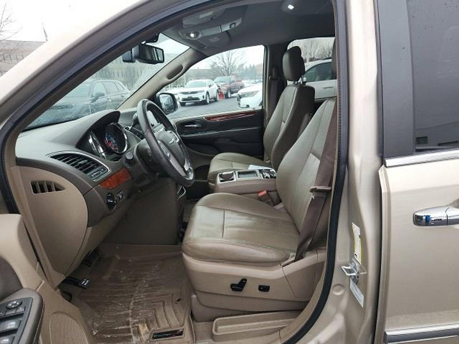 2016 Chrysler Town & Country 4dr Wgn Touring