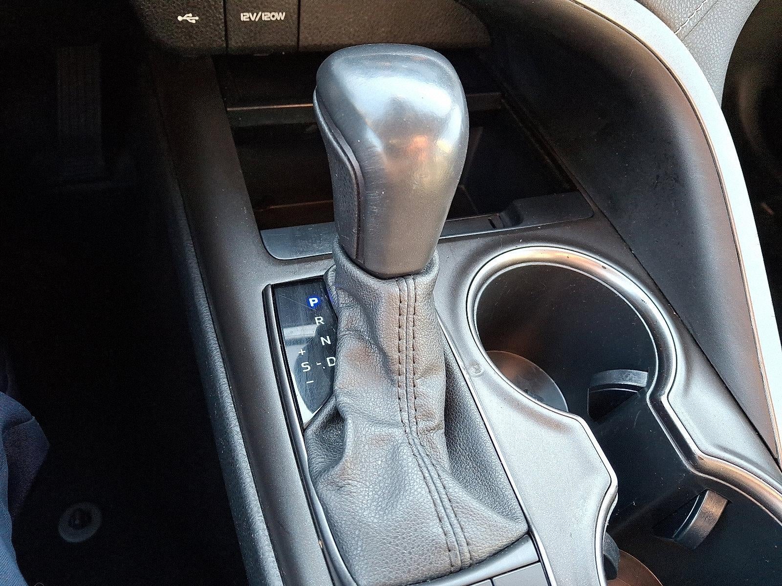 2022 Toyota Camry SE Auto (SE)