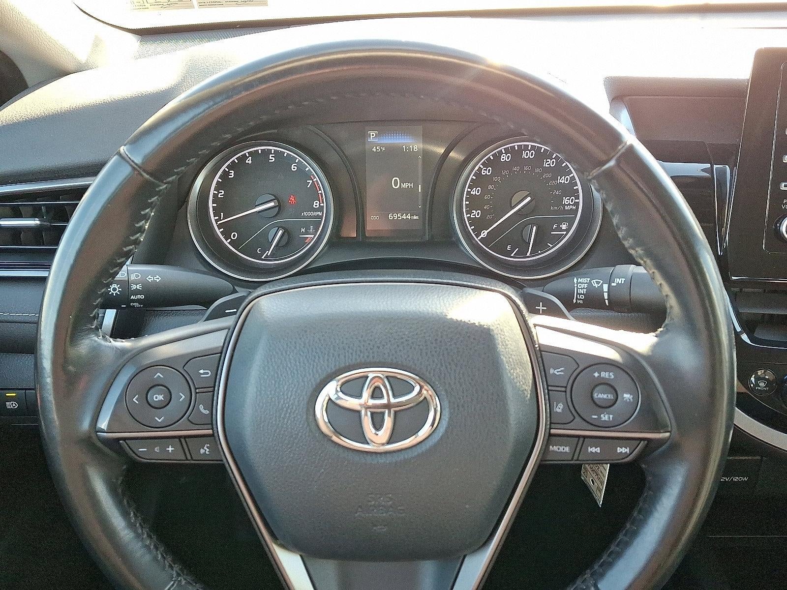 2022 Toyota Camry SE Auto (SE)