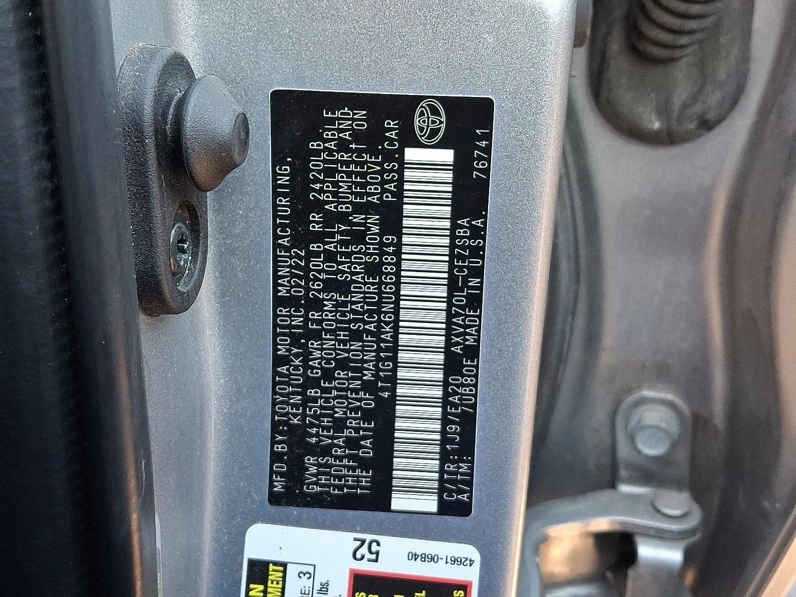 2022 Toyota Camry SE Auto (SE)