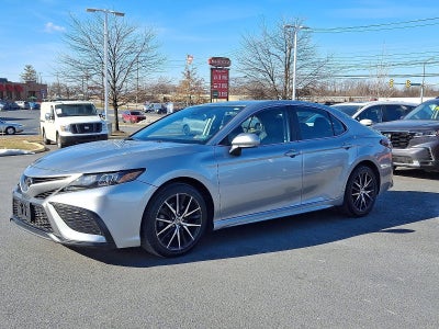 2022 Toyota Camry SE Auto (SE)