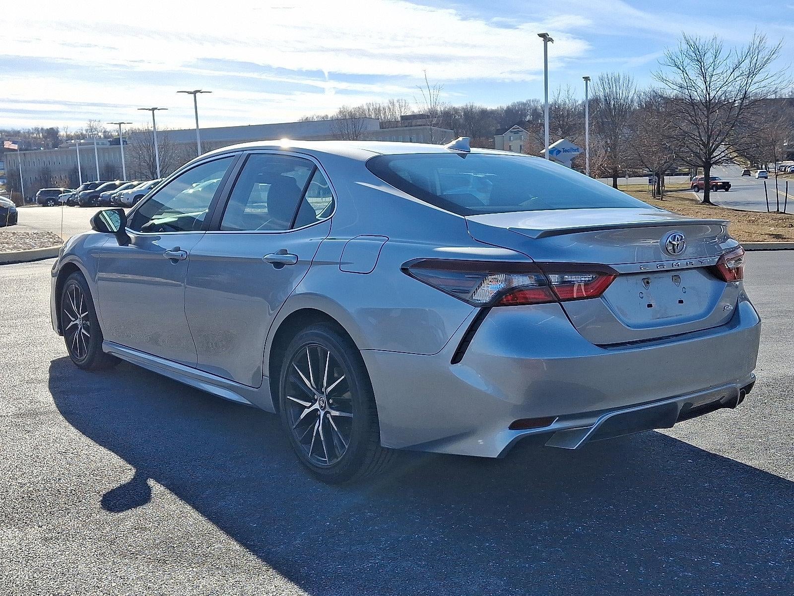 2022 Toyota Camry SE Auto (SE)