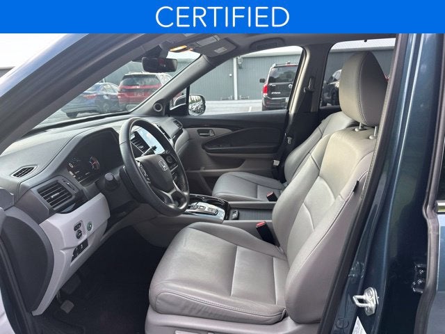 2022 Honda Pilot Touring 8 Passenger **CERTIFIED**